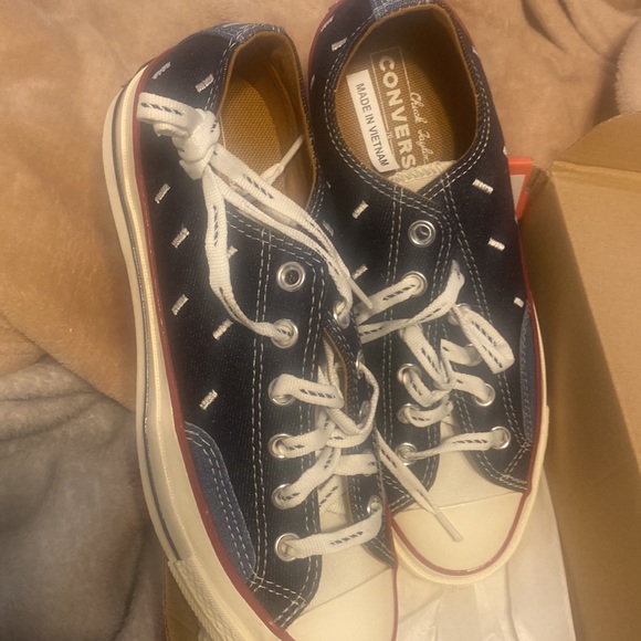 Converse - Picture 2 of 4